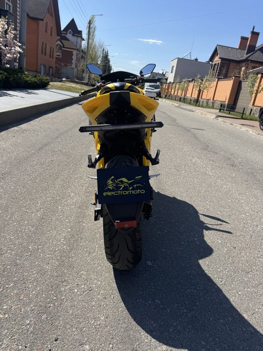 Новий Electromoto EM Panigale Plus 2025