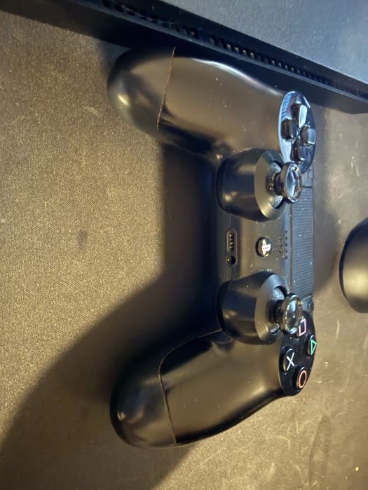 Konsola ps4 slim