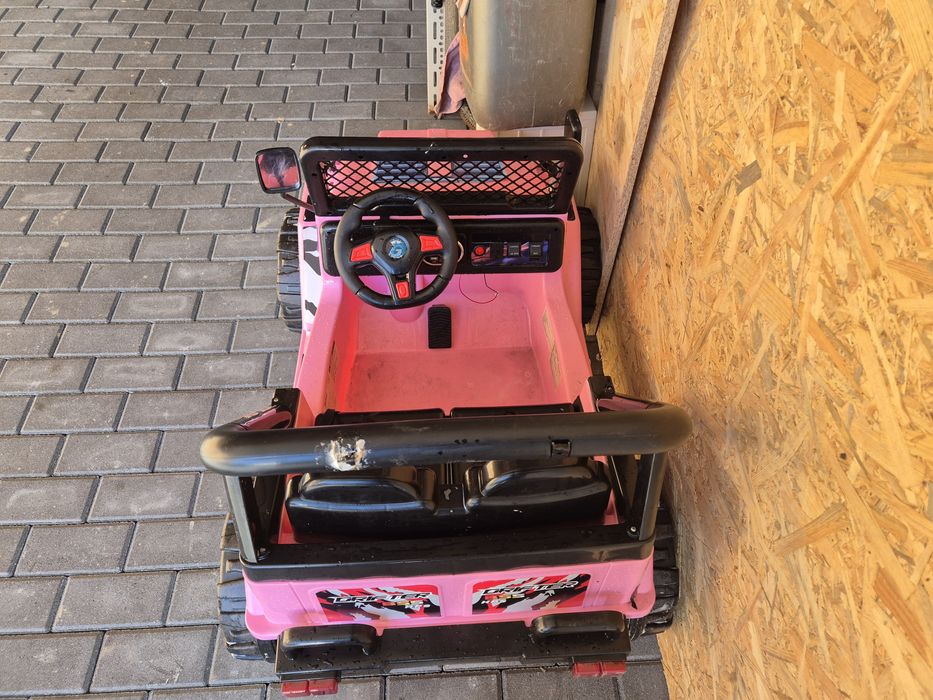 Samochód  dla dziecka z pilotem