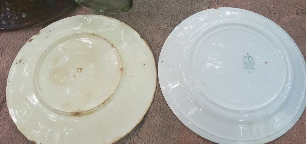 Тарелки старые Вазочка Чашки