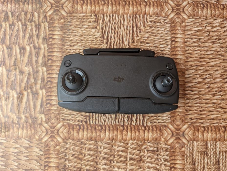 Dron DJI Mini SE – Stan Idealny, Kompletny Zestaw + Akcesoria