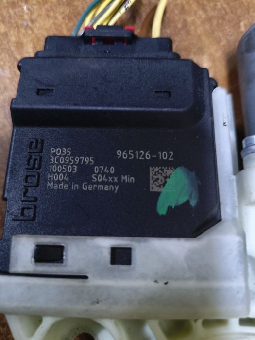 Silnik ponoszenia szyby lewy tył VW Passat B6 08-10 Lift B7 CC moduł