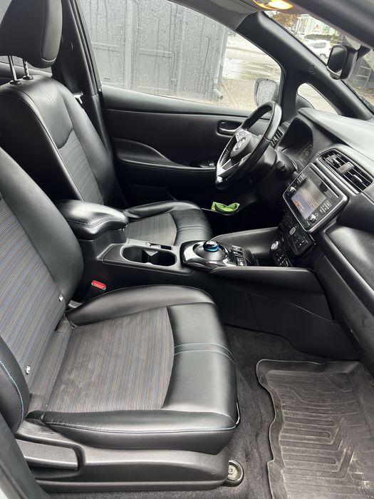 Аренда авто Nissan Leaf 2018 40квт