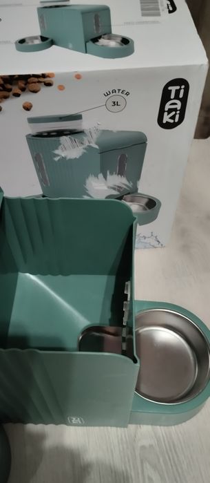 Диспенсер TIAKI PERFECT FIT для котів та собак