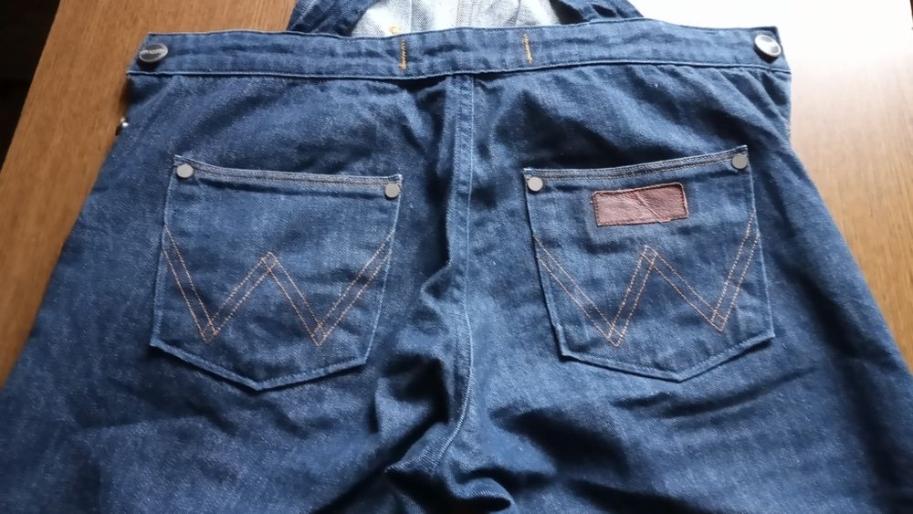 Spodnie ogrodniczki Wrangler