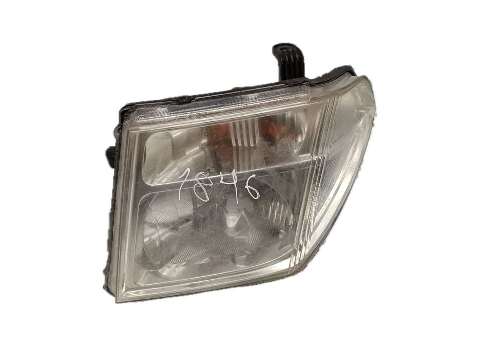 Ótica / farol esquerda NISSAN NP300 Navara Pick Up Chassis (D40)