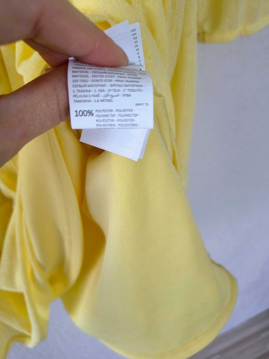 Falbaniasta sukienka w kolorze żółtym maselkowym, modna, M