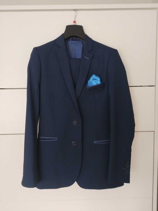 Garnitur męski granatowy