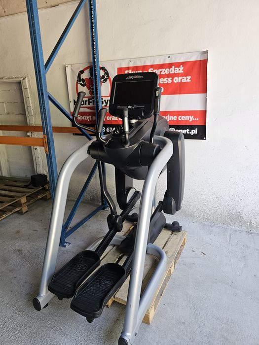 Life Fitness Flexstrider z Discover SE orbitrek Eliptyk
