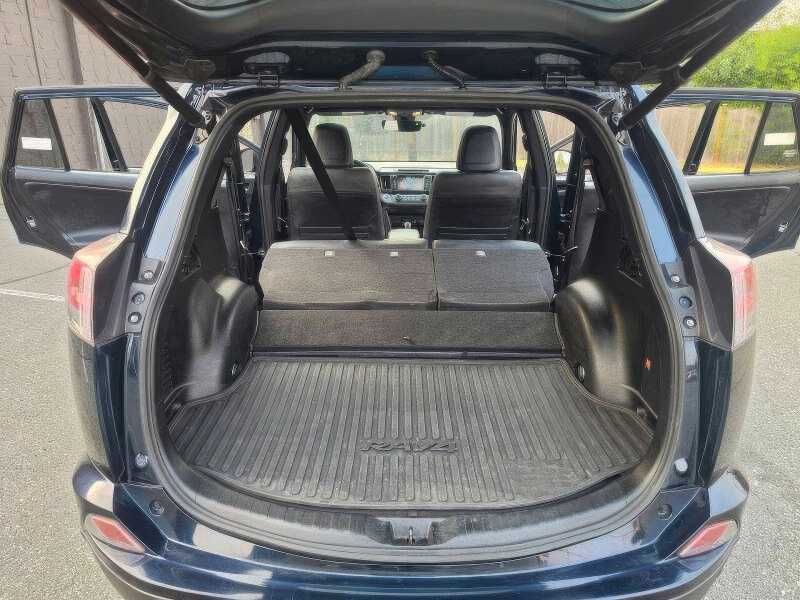 2018 Toyota RAV4 Hybrid SE