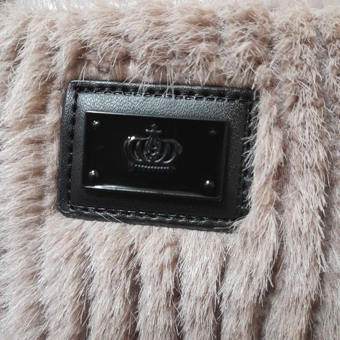 Дубленка женская с капюшоном двухсторонняя