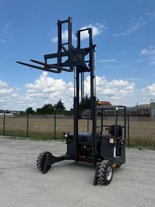 Wózek widłowy terenowy Moffett 3x3