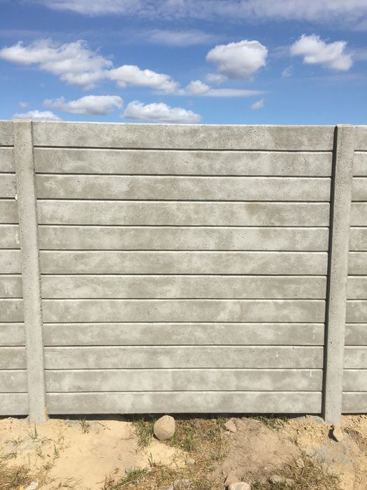 Montaż ogrodzeń betonowych / Siatki panelowej