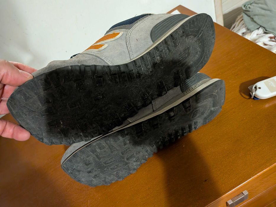 New Balance 574 (2 unidades) + Merrel (1 unidade) usados