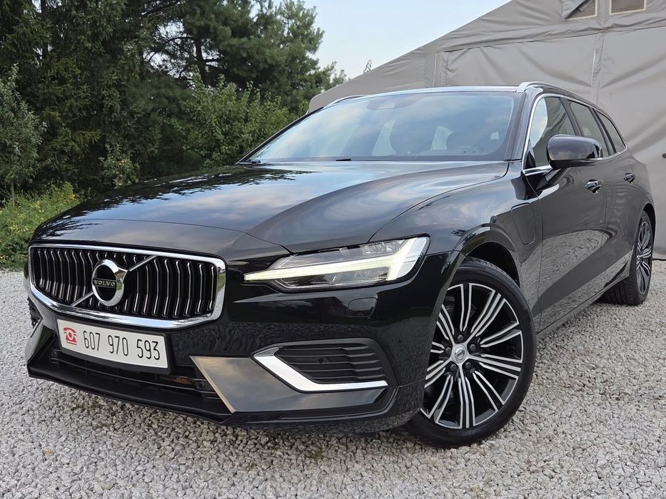 Volvo V60 2.0 T6 Plug-in 4x4 Inscription kamera ACCpilot webasto Blis nowe opony