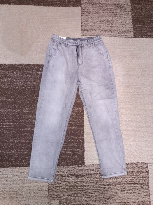 Моми джинси розмір 28