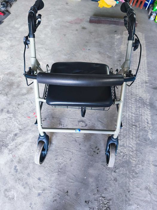 Balkonik chodzik dla osoby starszej