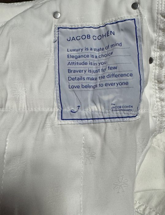 Джинсы Jacob Cohen.