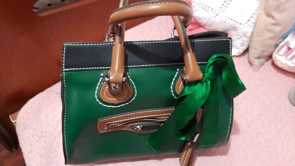 Bolsa de mão em bom estado