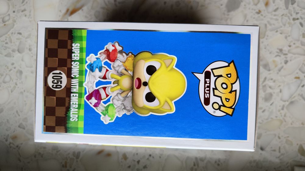 Nowa figurka Funko Pop Plus - 1059 Sonic - Super Sonic with Emeralds