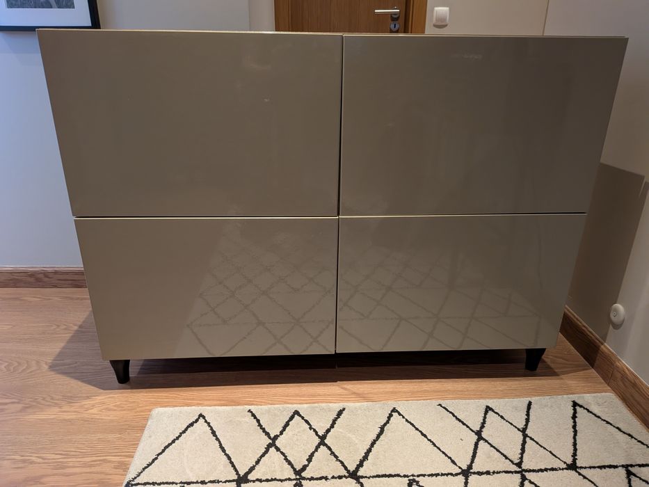 Estrutura 2 móveis IKEA BESTÅ 120 cm – Carvalho + portas bege brilhante