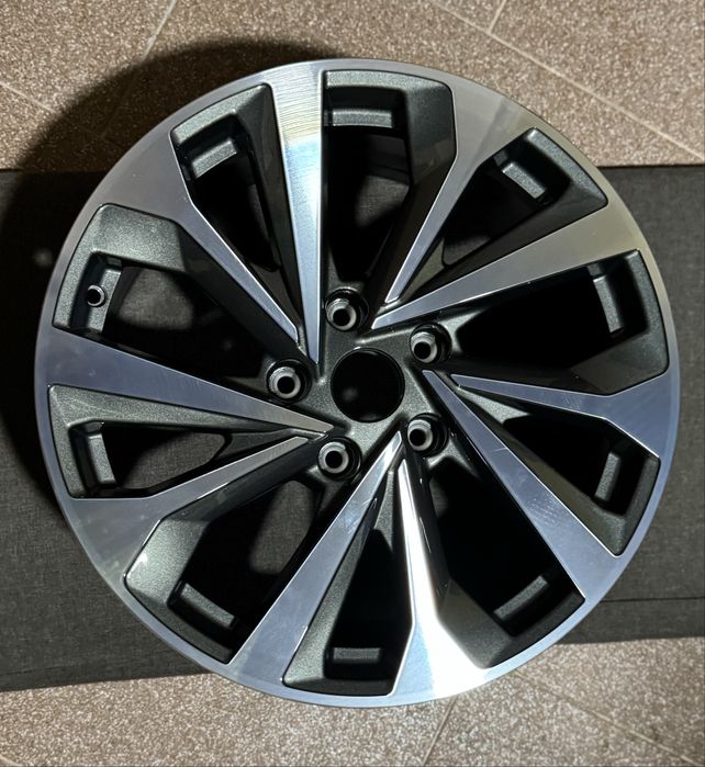 Оригінальні диски Audi Q6 SQ6 e-tron 19 85H601025D