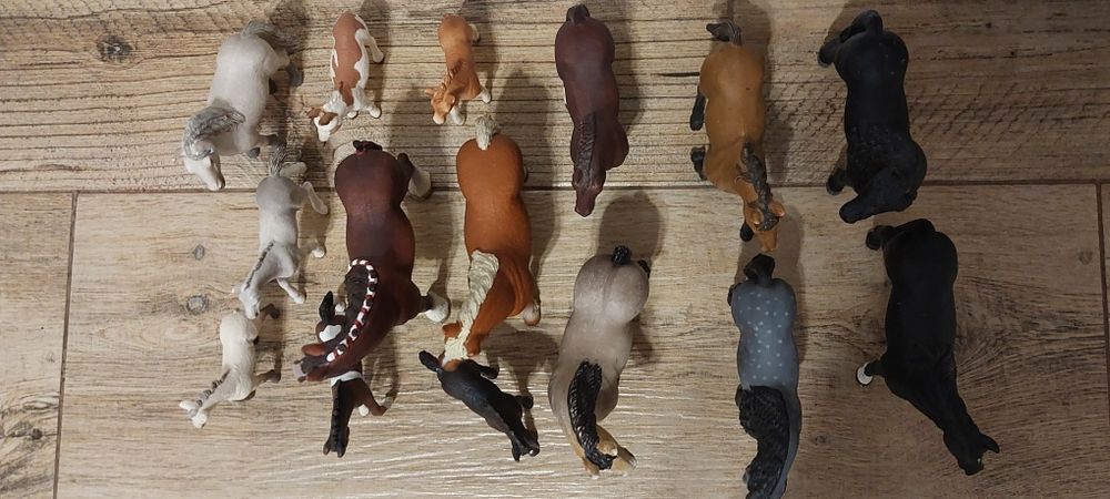Schleich koń 15 sztuk konie