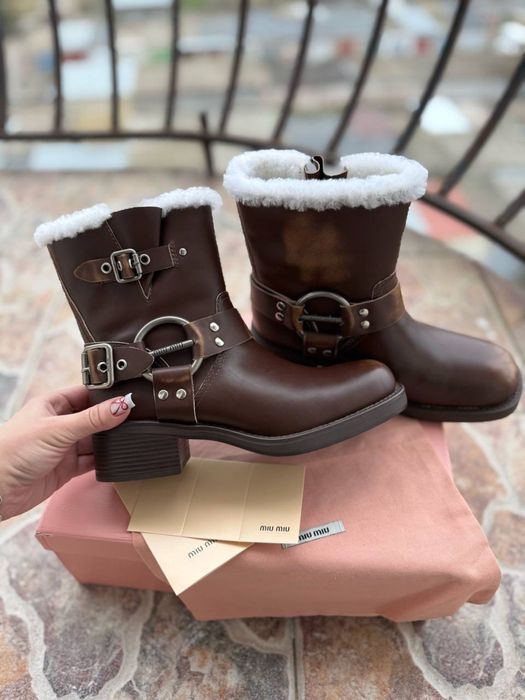 Зимові черевики MiuMiu 39р