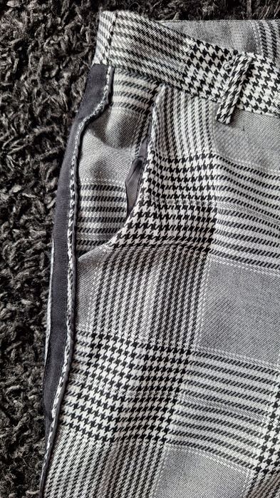 Nowe z metką spodnie w kratkę Reserved 38