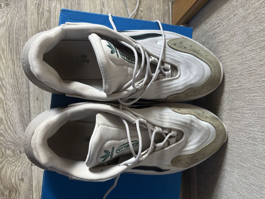 Кроссовки Adidas Ozelia 44.5
