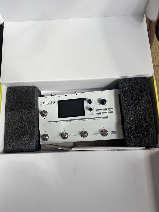procesora gitarowego Mooer GE250 (Amp Modelling & Multi Effects), czyli