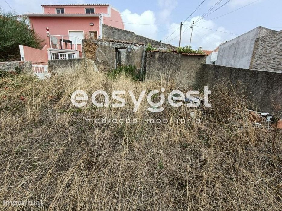 Terreno Urbano com projeto pré aprovado para construir Moradia T2
