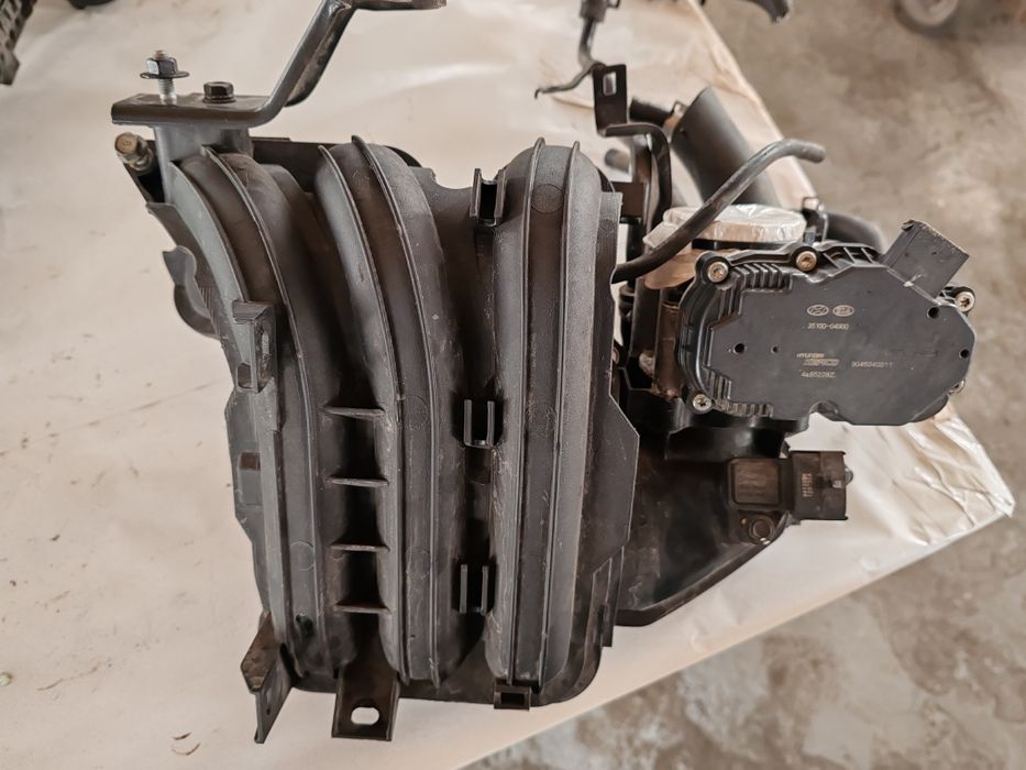 Kolektor ssący Hyundai i10 II, picanto III 2019 r