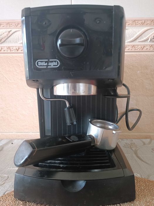 Кавомашина ковшова Delonghi EC146B ідеал