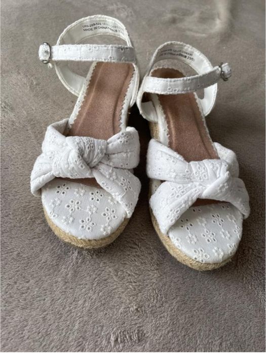 Босоніжки на дівчинку 33 розмір/босоножки на девочку 33 размер