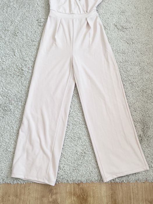 Beżowy kremowy pudrowy róż kombinezon długi elegancki Mohito S 36