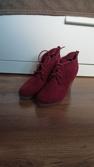 Kozaki botki za kostkę na koturnie rozowe