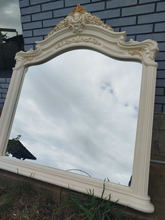 Дзеркало для вітальні, спальні