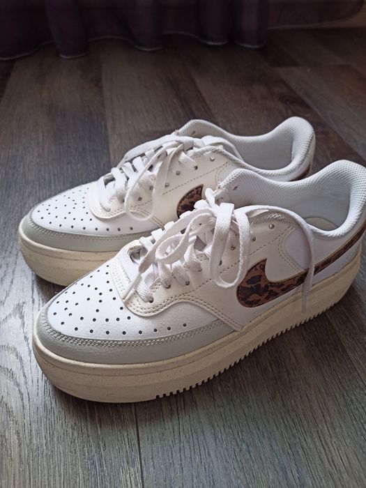 Шкіряні кросівки Nike кросовки