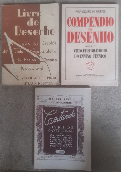 Livros antigos de desenho e música