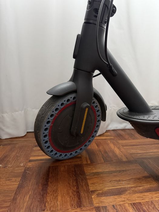 Trotinete Elétrica Xiaomi Pro 2 - Como Nova (79 Ciclos) + Pneus Maciços