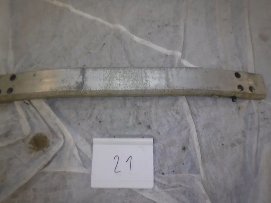 PRZEDNIA BELKA WZMOCNIENIA ZDERZAKA LEXUS IS300 2005R.