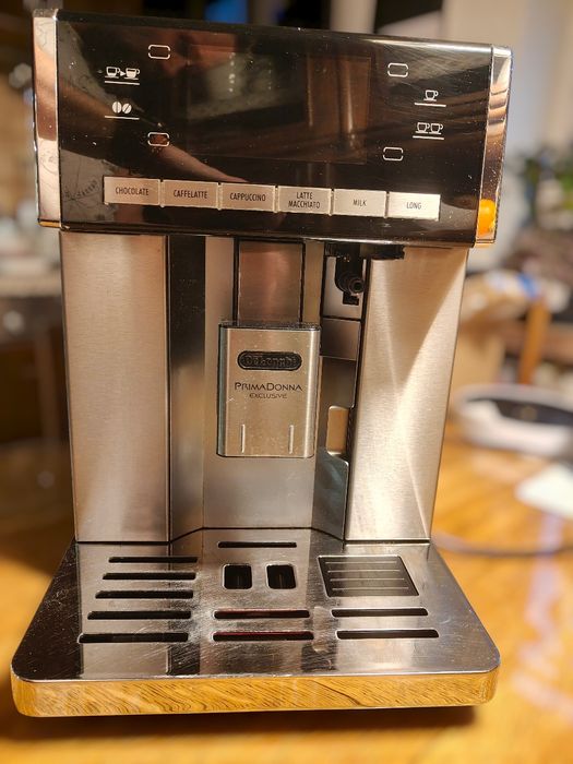 DeLonghi PrimaDonna Exclusive ESAM 6900.M.