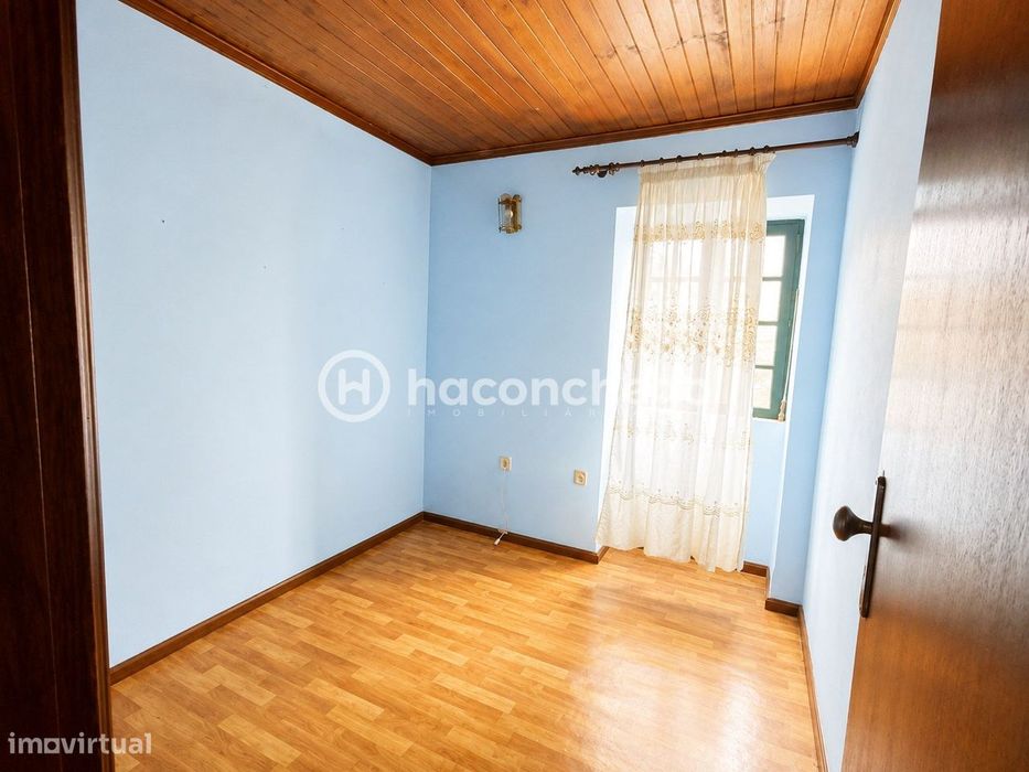 Moradia Rústica com 550 m² de terreno em Vila Cova, Barcelos