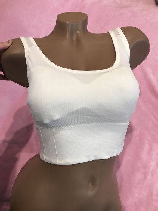 Білий топ з чашечками | Для спорту, дому, щоденного носіння