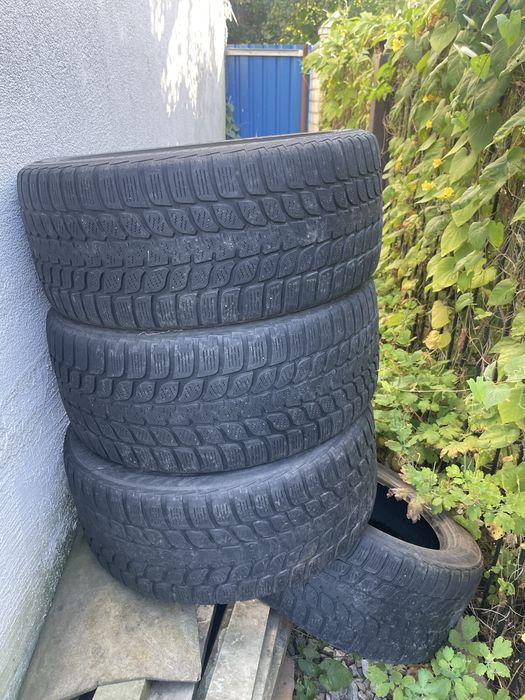 Продам резину 245/45r17 Bridgestone