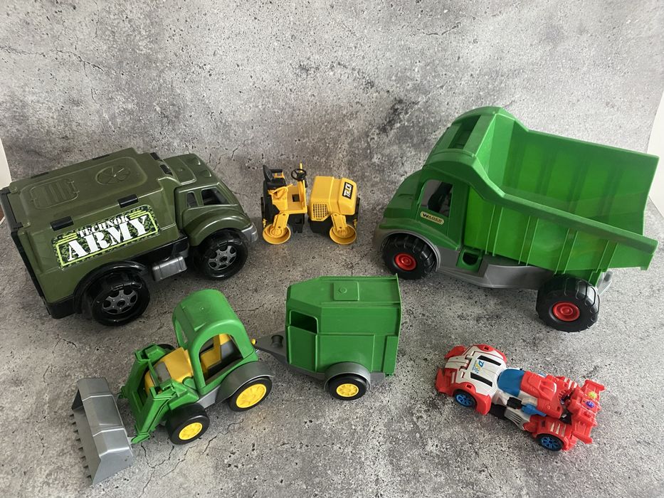 Дитячі іграшки транспорт машинки робокарилітаки потяги