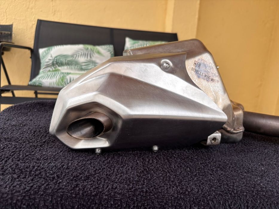 Escape Benelli trk 502