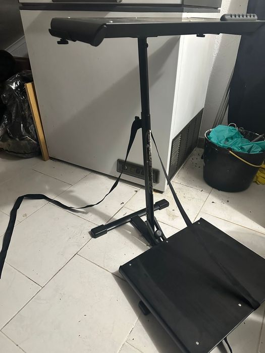 Suporte para volante e pedais