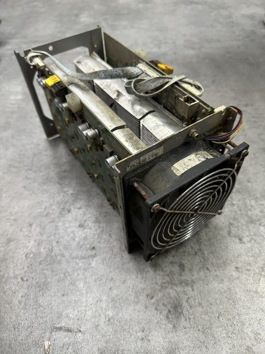 Antminer koparka kryptowalut rama BTC Solana ETH
